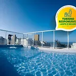 Oriental Praia Hotel